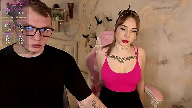 Snapshot of Crystal-Nuts chatting on 11/11/25, 12:38 Crystal-Nuts online show from 11/11/25, 12:38