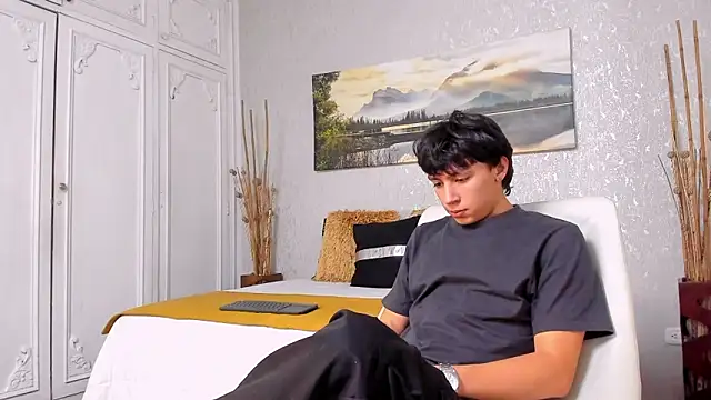 Tyler durten online show from 10/31/25, 03:03