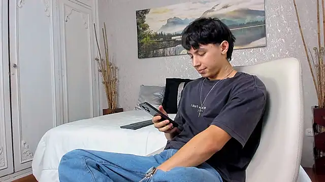 Snapshot of Tyler_durten chatting on 10/01/25, 02:49 Tyler durten online show from 10/01/25, 02:49