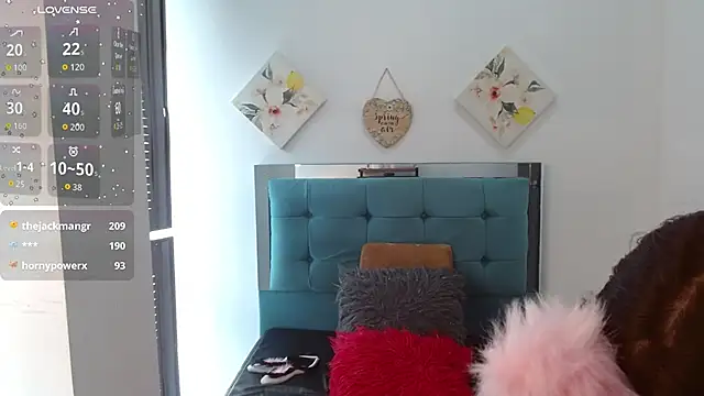 Sara f W online show from 09/13/25, 07:47