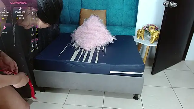 Sara f W online show from 01/12/26, 11:53