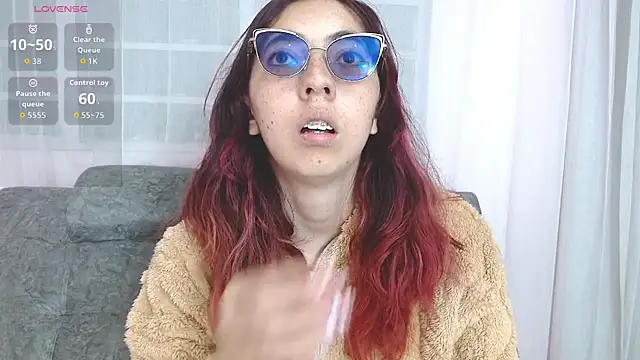 Snapshot of AnnieSparkle chatting on 07/17/26, 04:15 AnnieSparkle online show from 07/17/26, 04:15