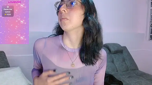 AnnieSparkle online show from 10/31/25, 02:08