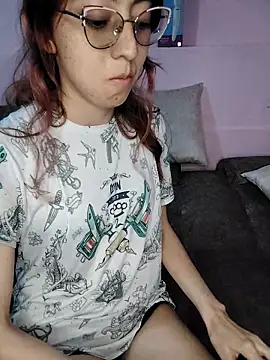 AnnieSparkle online show from 10/18/25, 03:41