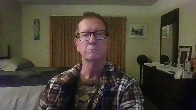 camminmichaellll online show from 10/28/25, 04:24