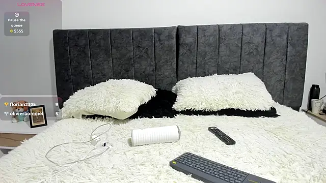 Snapshot of AlejandroLoouis chatting on 09/18/25, 10:40 AlejandroLoouis online show from 09/18/25, 10:40