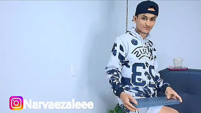 Snapshot of AlejandroLoouis chatting on 10/31/25, 01:57 AlejandroLoouis online show from 10/31/25, 01:57