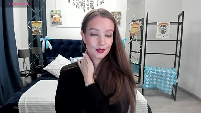 Snapshot of LoraSunnyy chatting on 09/19/25, 07:56 LoraSunnyy online show from 09/19/25, 07:56
