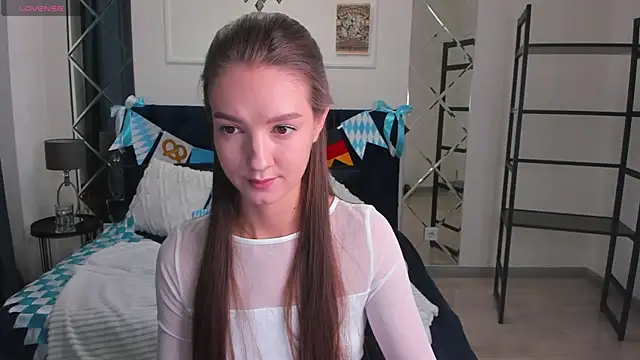 Snapshot of LoraSunnyy chatting on 09/28/25, 01:23 LoraSunnyy online show from 09/28/25, 01:23