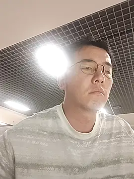 Snapshot of nnnnnan9527 chatting on 09/29/25, 07:04 nnnnnan9527 online show from 09/29/25, 07:04