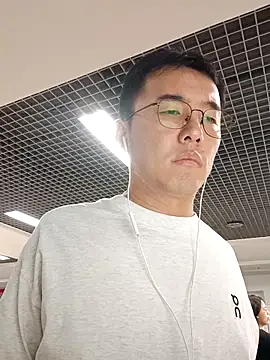 Snapshot of nnnnnan9527 chatting on 09/19/25, 02:04 nnnnnan9527 online show from 09/19/25, 02:04