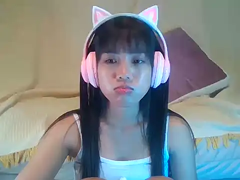 AnnewithanE online show from 09/22/25, 04:29