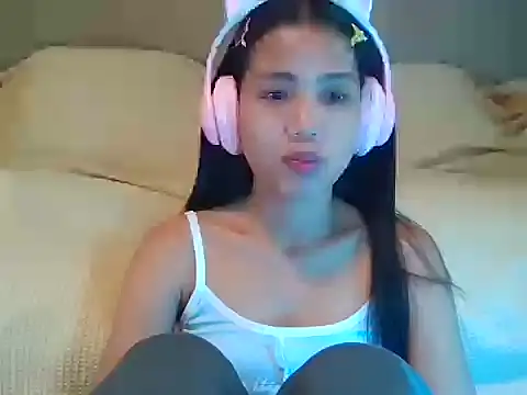 AnnewithanE online show from 09/17/25, 03:08