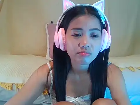 AnnewithanE online show from 09/21/25, 04:06