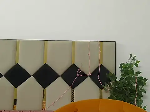 Its-ishikaa online show from 10/25/25, 04:22