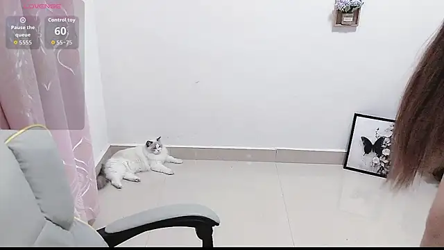 Snapshot of Abb-qiaoyi chatting on 09/18/25, 08:34 Abb-qiaoyi online show from 09/18/25, 08:34