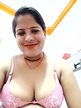 Snapshot of Sexi_savitri chatting on 09/20/25, 04:28 Sexi savitri online show from 09/20/25, 04:28