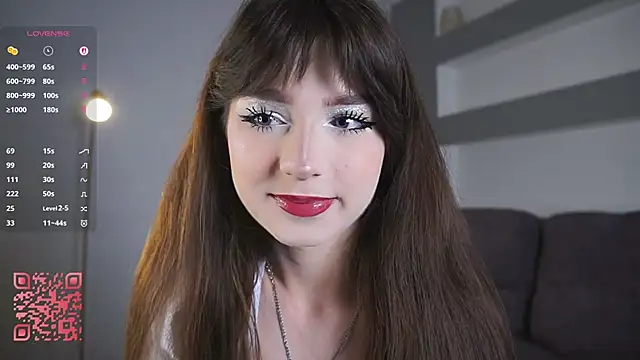 Snapshot of DreamyDaisy chatting on 10/14/25, 07:36 DreamyDaisy online show from 10/14/25, 07:36