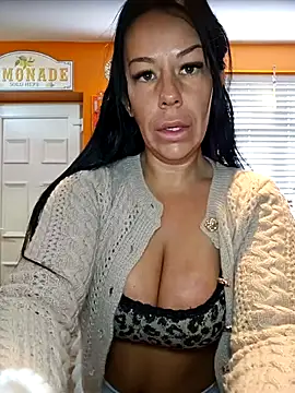 Filthymaddymilfy25 online show from 04/02/26, 08:43