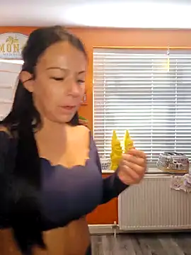Filthymaddymilfy25 online show from 05/06/26, 08:18