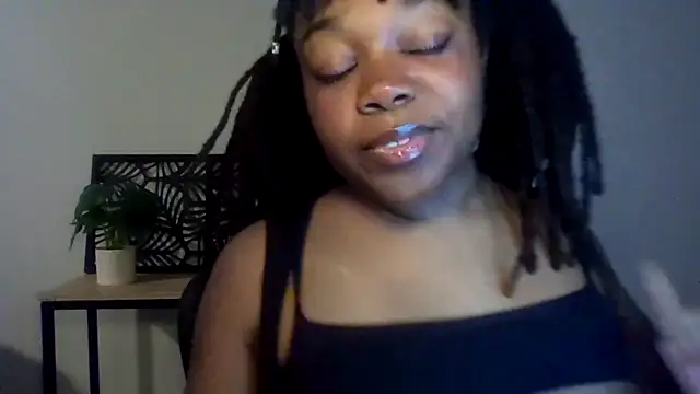 Snapshot of princess_chocolate chatting on 09/18/25, 03:04 princess chocolate online show from 09/18/25, 03:04
