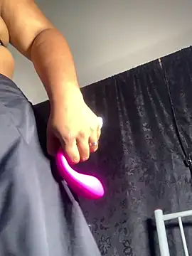 Yera brown69 online show from 12/17/25, 02:05