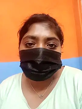 Snapshot of tamilrohini chatting on 10/20/25, 09:32 tamilrohini online show from 10/20/25, 09:32