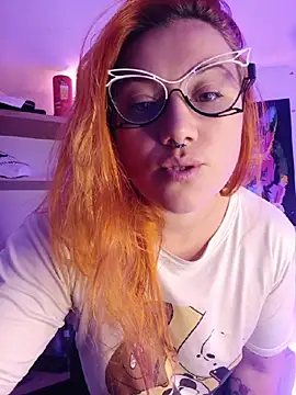 Snapshot of Bathory_Mia666 chatting on 06/17/26, 09:36 Bathory Mia666 online show from 06/17/26, 09:36