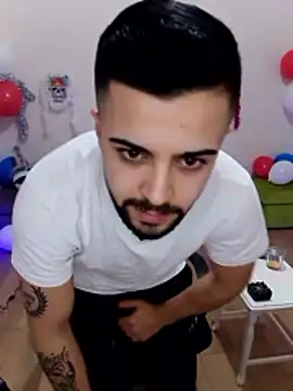 Ozi1910 online show from 12/18/25, 01:59