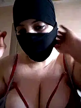 Snapshot of sexy_love997 chatting on 10/06/25, 02:40 sexy love997 online show from 10/06/25, 02:40