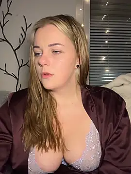 Snapshot of ItsLxsa chatting on 10/04/25, 09:49 ItsLxsa online show from 10/04/25, 09:49