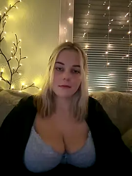 ItsLxsa online show from 11/22/25, 10:08