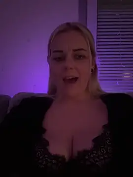 ItsLxsa online show from 05/02/26, 07:52