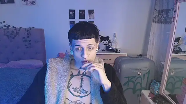 2cyboy  online show from 09/13/25, 07:47