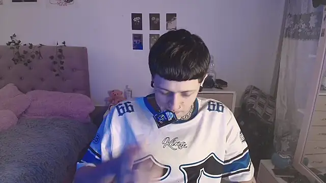 2cyboy  online show from 09/27/25, 08:37