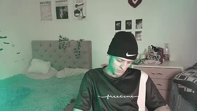 2cyboy  online show from 09/08/25, 07:57