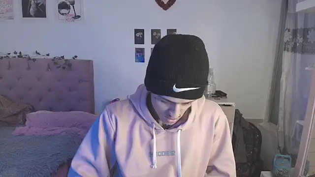 2cyboy  online show from 10/13/25, 07:37