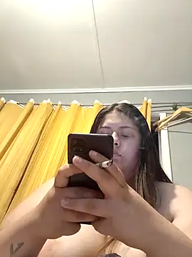 tudiablitalitabellaaa online show from 12/15/25, 02:39