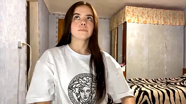 Lia rise online show from 09/13/25, 03:56