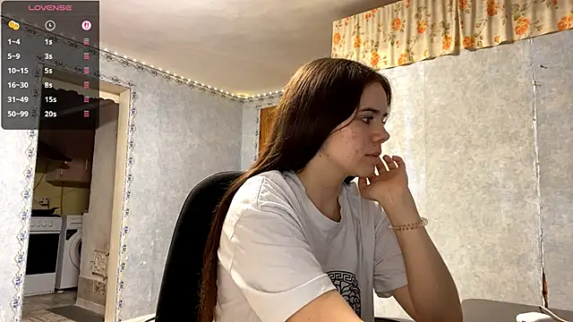 Lia rise online show from 10/18/25, 01:02