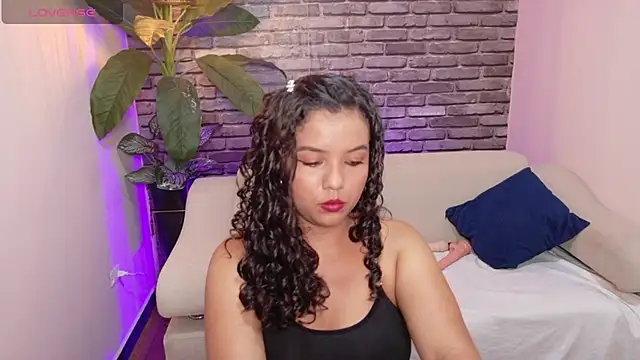 alicee revess online show from 10/06/25, 07:36