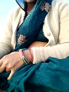 Snapshot of Hot_pooja55 chatting on 12/01/25, 03:07 Hot pooja55 online show from 12/01/25, 03:07