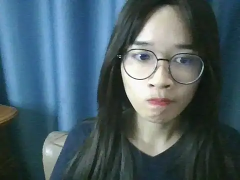 Snapshot of Monice1314 chatting on 09/13/25, 11:43 Monice1314 online show from 09/13/25, 11:43