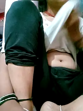 Snapshot of Hot_tin74 chatting on 11/14/25, 05:16 Hot tin74 online show from 11/14/25, 05:16