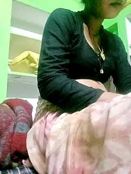 Hot tin74 online show from 04/17/26, 05:27