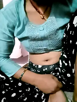 Snapshot of Hot_tin74 chatting on 02/02/26, 06:40 Hot tin74 online show from 02/02/26, 06:40