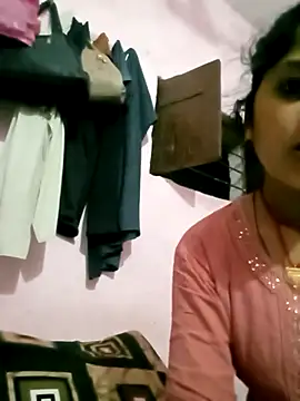 Hot tin74 online show from 09/30/25, 07:53