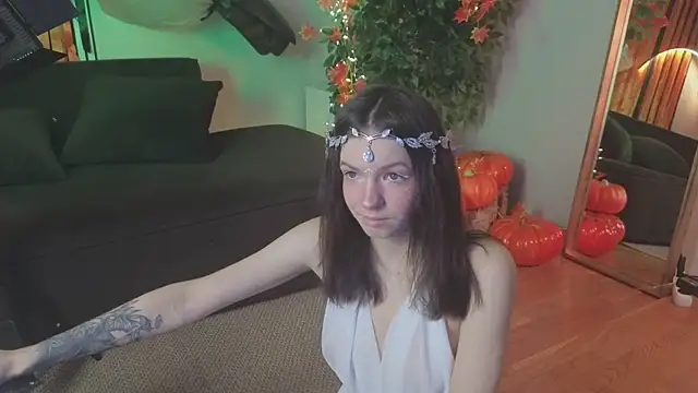 Loona Eclipse online show from 10/31/25, 08:38