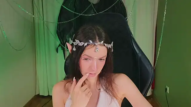 Loona Eclipse online show from 10/30/25, 08:50