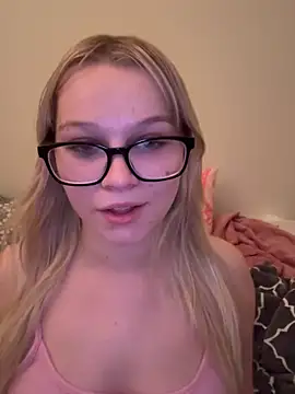 xoxokayy18 online show from 09/11/25, 03:39